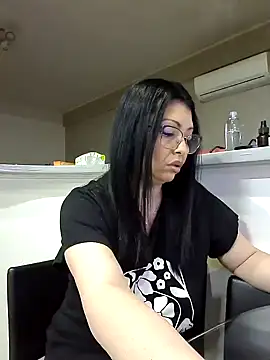 Snapshot of Milf_Abigail chatting on March 2025 03:25:01 AM Milf Abigail online show from March 2025 03:25:01 AM
