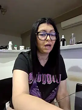 Snapshot of Milf_Abigail chatting on October 2025 01:42:02 AM Milf Abigail online show from October 2025 01:42:02 AM