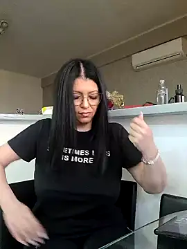 Snapshot of Milf_Abigail chatting on March 2025 05:00:02 AM Milf Abigail online show from March 2025 05:00:02 AM