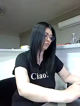 Snapshot of Milf_Abigail chatting on March 2025 01:32:02 AM Milf Abigail online show from March 2025 01:32:02 AM