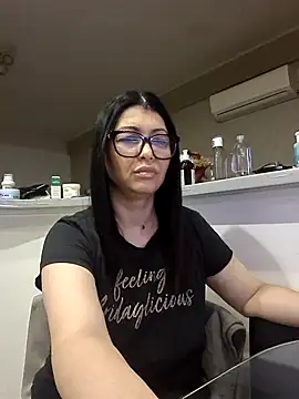 Snapshot of Milf_Abigail chatting on October 2025 01:06:02 AM Milf Abigail online show from October 2025 01:06:02 AM