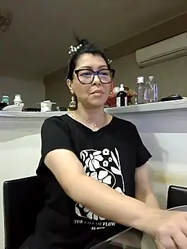 Snapshot of Milf_Abigail chatting on October 2025 01:18:01 AM Milf Abigail online show from October 2025 01:18:01 AM
