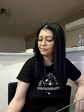 Snapshot of Milf_Abigail chatting on March 2025 02:27:01 AM Milf Abigail online show from March 2025 02:27:01 AM