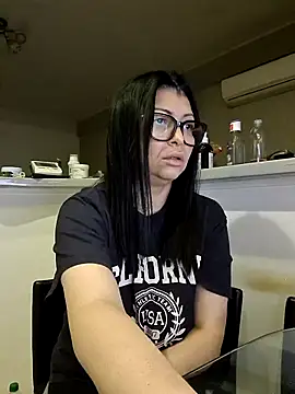 Milf Abigail online show from December 2025 01:17:01 AM