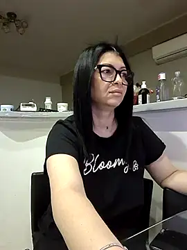 Milf Abigail online show from November 2025 02:37:02 AM