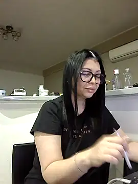 Milf Abigail online show from November 2025 12:55:01 AM