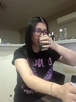 Milf Abigail online show from December 2025 12:00:01 AM