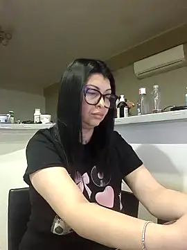 Milf Abigail online show from November 2025 01:20:01 AM