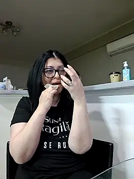 Milf Abigail online show from April 2026 12:44:01 AM