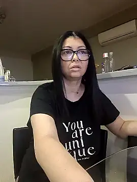 Milf Abigail online show from January 2026 01:44:01 AM