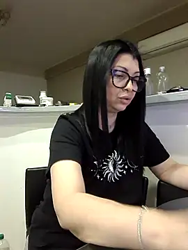 Milf Abigail online show from November 2025 10:32:02 PM