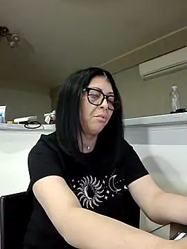 Milf Abigail online show from February 2026 03:28:02 AM