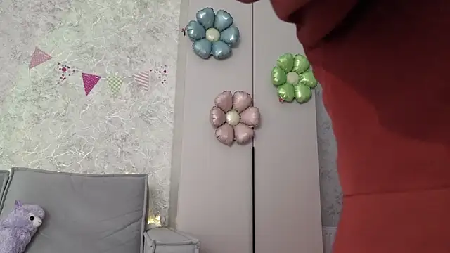 LissaCain online show from April 2026 12:45:02 PM