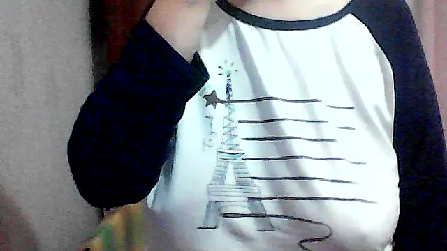 Snapshot of AnaXBerry chatting on November 2025 06:30:02 PM AnaXBerry online show from November 2025 06:30:02 PM