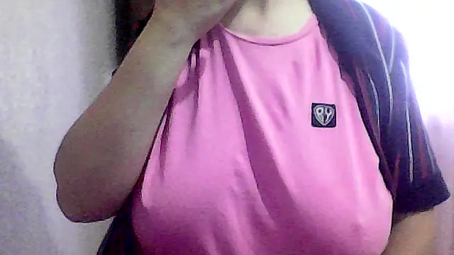 Snapshot of AnaXBerry chatting on October 2025 06:58:01 AM AnaXBerry online show from October 2025 06:58:01 AM