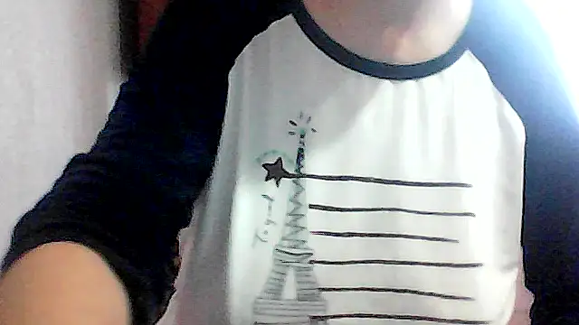 Snapshot of AnaXBerry chatting on November 2025 06:56:02 AM AnaXBerry online show from November 2025 06:56:02 AM