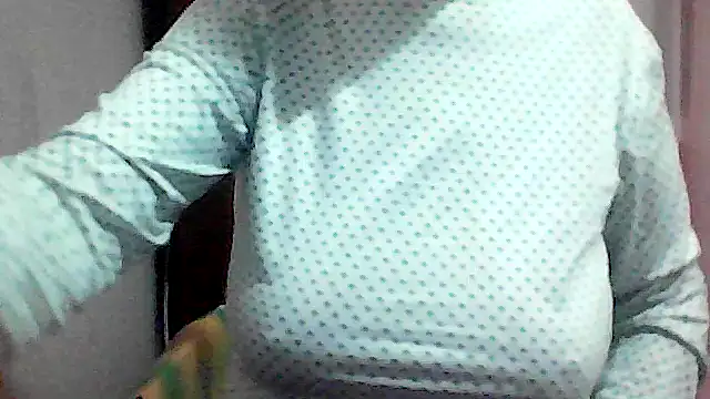 Snapshot of AnaXBerry chatting on November 2025 06:55:01 PM AnaXBerry online show from November 2025 06:55:01 PM