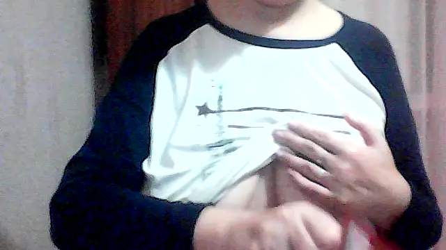 Snapshot of AnaXBerry chatting on November 2025 06:57:02 PM AnaXBerry online show from November 2025 06:57:02 PM