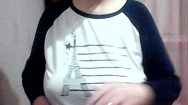 Snapshot of AnaXBerry chatting on December 2025 05:56:02 PM AnaXBerry online show from December 2025 05:56:02 PM