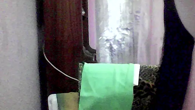 Snapshot of AnaXBerry chatting on December 2025 07:46:01 PM AnaXBerry online show from December 2025 07:46:01 PM