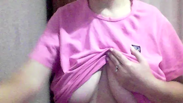 Snapshot of AnaXBerry chatting on October 2025 06:09:02 PM AnaXBerry online show from October 2025 06:09:02 PM