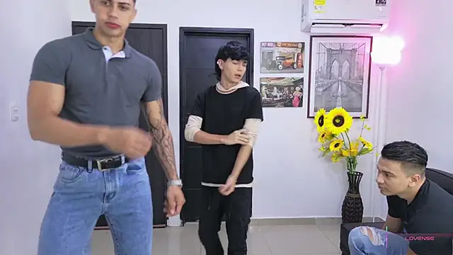 badguyss bisex online show from April 2026 11:14:02 AM