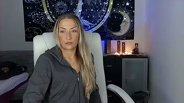 Snapshot of SexxyLiviaa chatting on October 2025 06:38:01 PM SexxyLiviaa online show from October 2025 06:38:01 PM