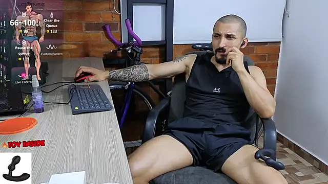 Marck Muscle online show from October 2025 01:15:02 AM