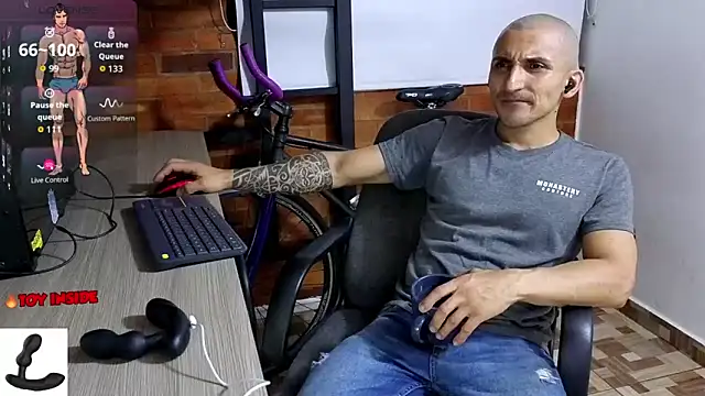 Marck Muscle online show from November 2025 01:09:01 AM