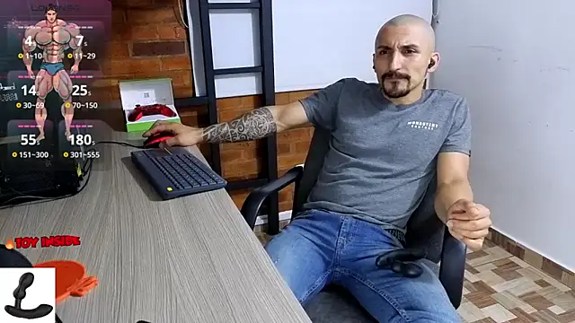 Marck Muscle online show from December 2025 02:27:01 AM