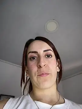 Buttyy Cherry online show from April 2026 04:04:02 PM