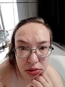 Snapshot of Isabella_Geney chatting on November 2025 12:38:01 PM Isabella Geney online show from November 2025 12:38:01 PM