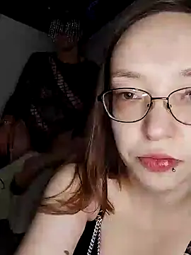 Snapshot of Isabella_Geney chatting on February 2025 10:40:02 PM Isabella Geney online show from February 2025 10:40:02 PM