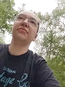 Isabella Geney online show from May 2026 02:20:01 PM