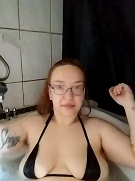 Isabella Geney online show from April 2026 12:34:01 PM