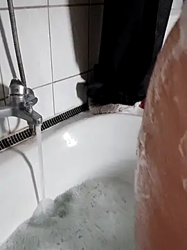 Snapshot of Isabella_Geney chatting on November 2025 12:32:01 PM Isabella Geney online show from November 2025 12:32:01 PM