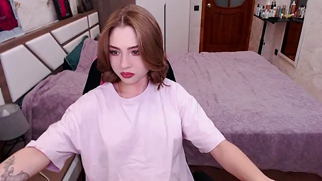 Tessa Walker online show from October 2025 09:55:01 AM