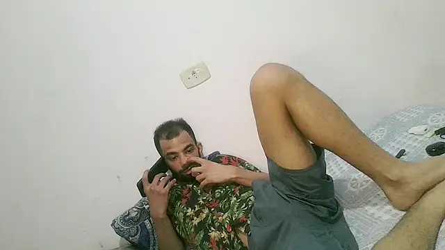 Snapshot of UncutToyBoy23cm chatting on October 2025 07:49:01 PM UncutToyBoy23cm online show from October 2025 07:49:01 PM