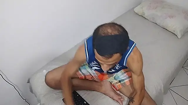 Snapshot of UncutToyBoy23cm chatting on March 2025 08:19:02 AM UncutToyBoy23cm online show from March 2025 08:19:02 AM