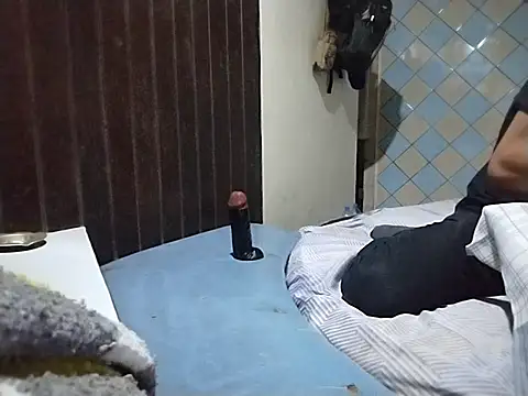 UncutToyBoy23cm online show from December 2025 12:35:02 AM