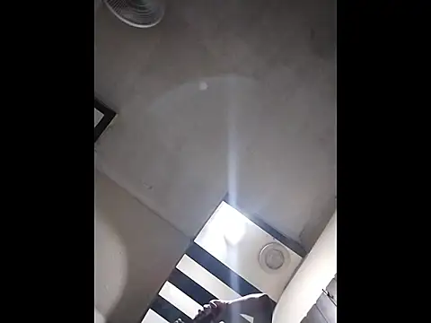 UncutToyBoy23cm online show from December 2025 09:28:01 PM