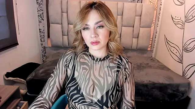 Snapshot of KataHot_ chatting on October 2025 08:17:02 PM KataHot online show from October 2025 08:17:02 PM