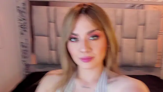 Snapshot of KataHot_ chatting on November 2025 07:58:01 PM KataHot online show from November 2025 07:58:01 PM