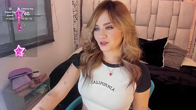 Snapshot of KataHot_ chatting on October 2025 08:21:02 PM KataHot online show from October 2025 08:21:02 PM