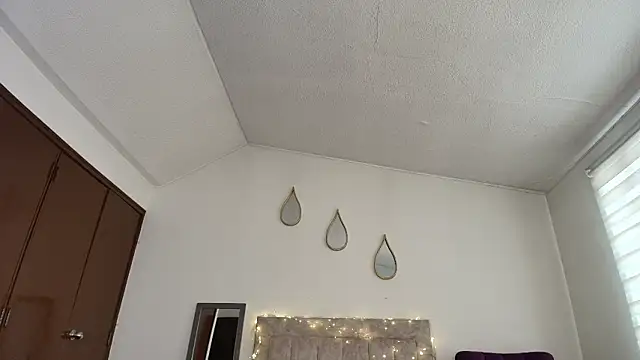 Ingridbergman online show from March 2026 01:03:02 PM