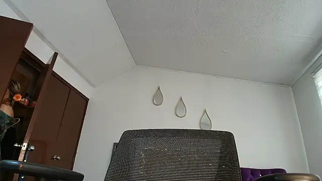 Ingridbergman online show from March 2026 03:16:02 PM