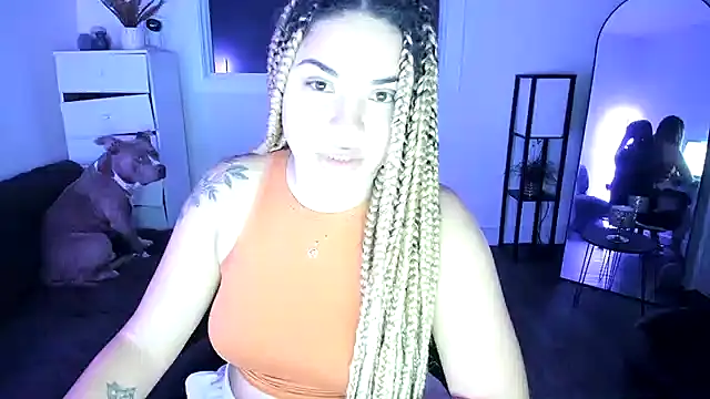 MelSaunders online show from November 2025 12:15:02 AM