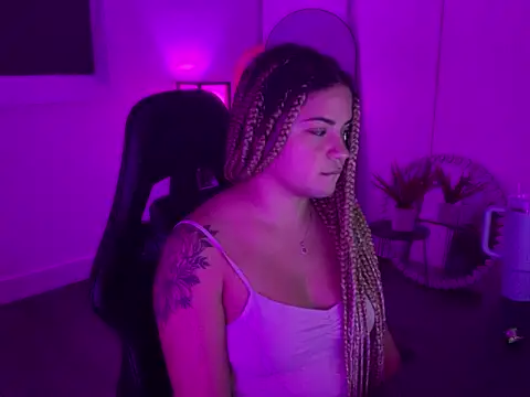 MelSaunders online show from October 2025 04:02:02 AM