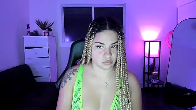 MelSaunders online show from November 2025 01:00:02 AM