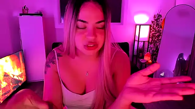 MelSaunders online show from November 2025 12:26:02 AM